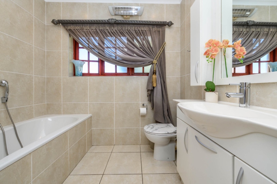 4 Bedroom Property for Sale in Walmer Eastern Cape